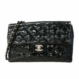 CHANEL Black Leather Shoulder Bag